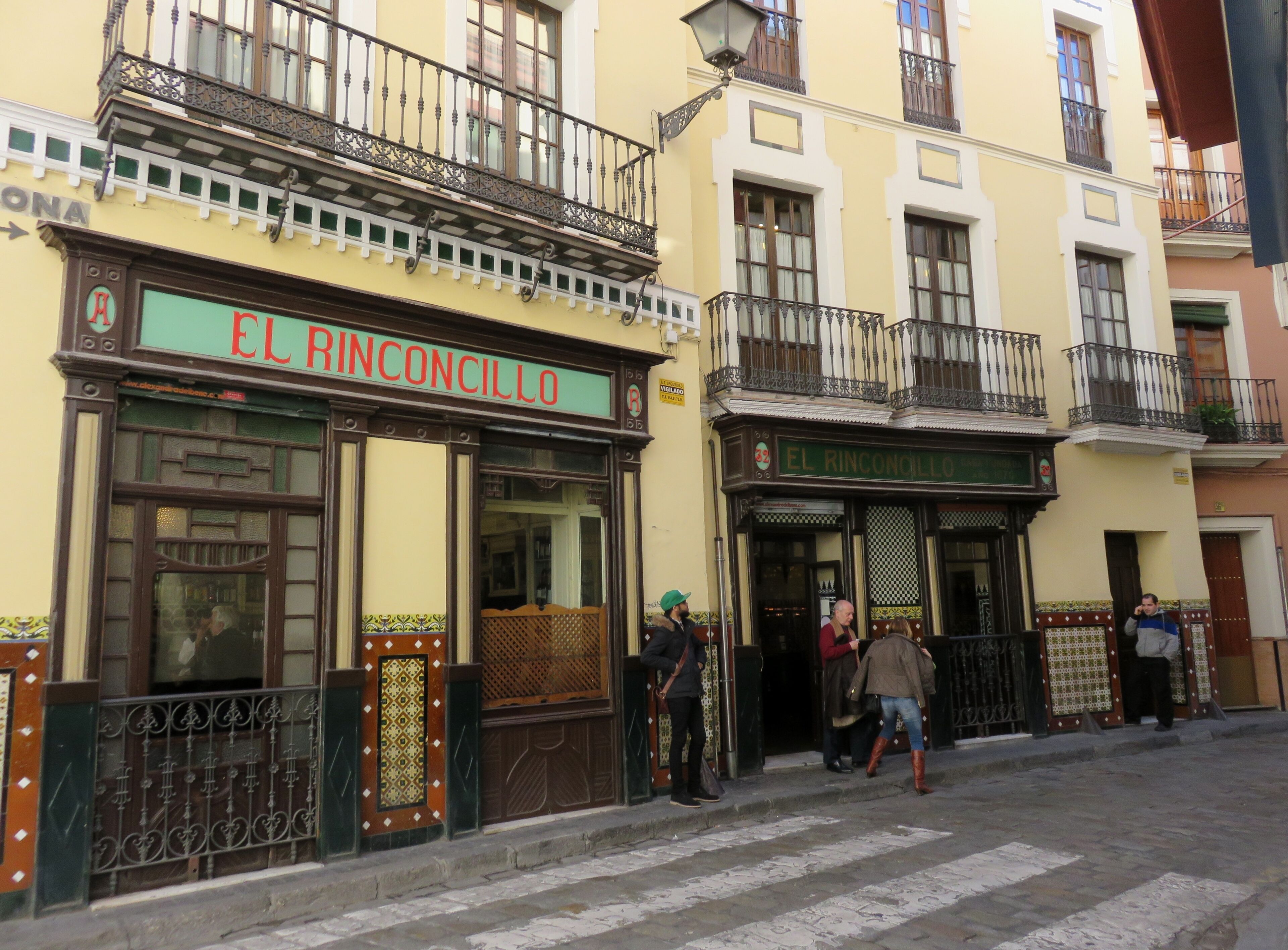 A building with a sign reading "EL RINCONCILLO".