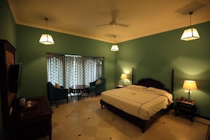 1 chambre, coffres-forts dans les chambres, bureau, rideaux occultants