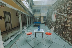 Outdoor dining - Shahpura Kumbhal Vilas (Vallabhnagar)