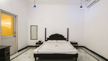 1 bedroom, in-room safe, desk, blackout drapes