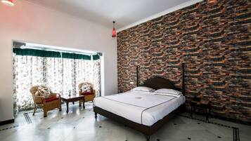 1 bedroom, in-room safe, desk, blackout curtains