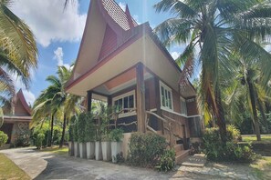 ดีลักซ์วิลล่า | ลานระเบียง/นอกชาน