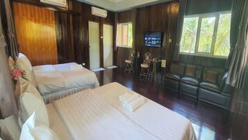 Deluxe Villa | 1 bedroom, desk, free WiFi, bed sheets