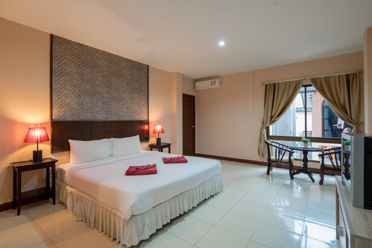 Minibar, in-room safe, desk, blackout drapes