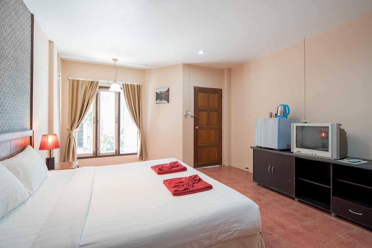 Minibar, in-room safe, desk, blackout drapes