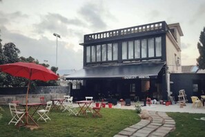 Front of property - Houselet Hostel (Shenzhen)