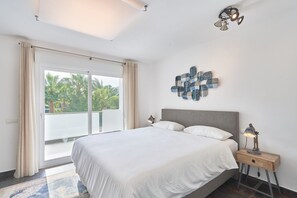 5 chambres, fer et planche à repasser, accès Internet, draps fournis