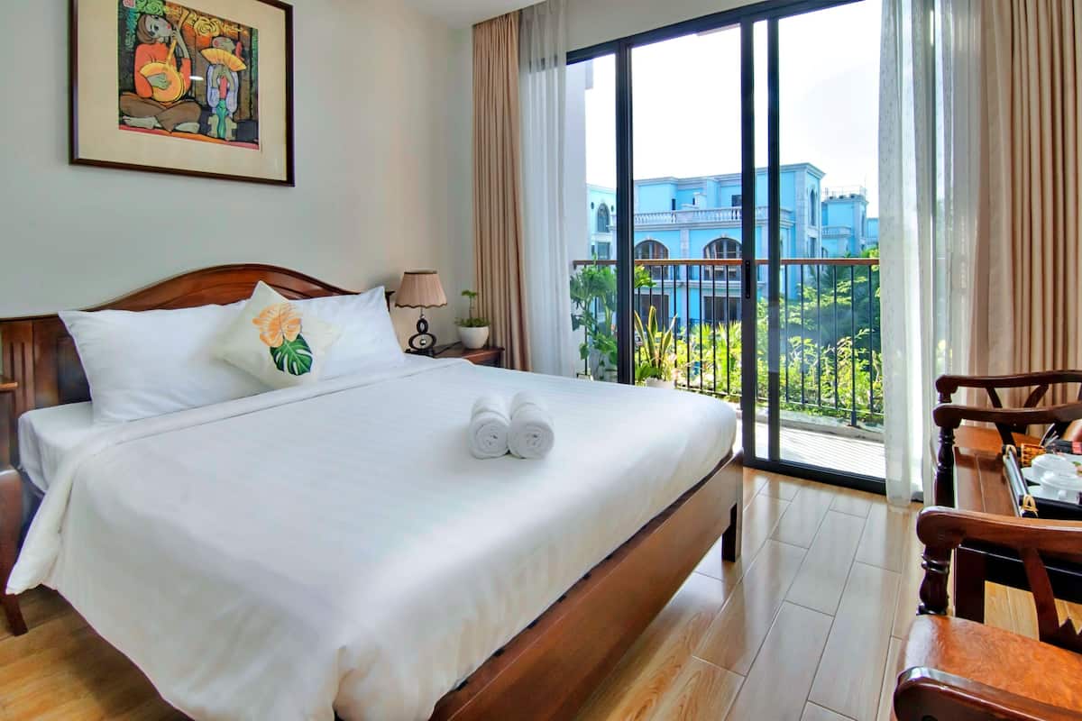deluxe double or twin room, balcony | premium bedding, desk, laptop workspace, blackout curtains