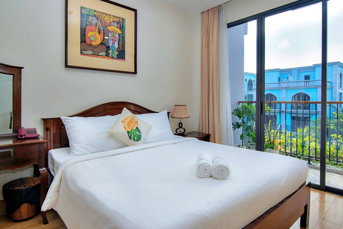 deluxe double or twin room, balcony | premium bedding, desk, laptop workspace, blackout curtains