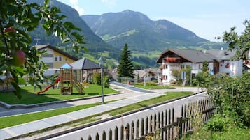 Facciata della struttura - sera/notte