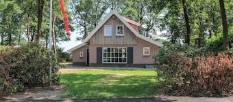 Nice home in Hoge Hexel with WiFi