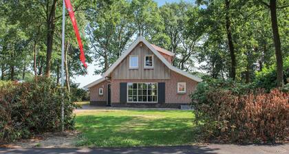 Nice home in Hoge Hexel with WiFi