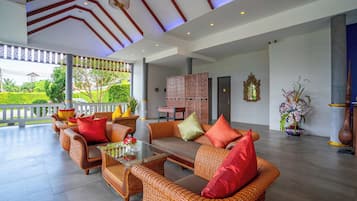 ๋ก๋น ์ข์ ๊ณต๊ฐ