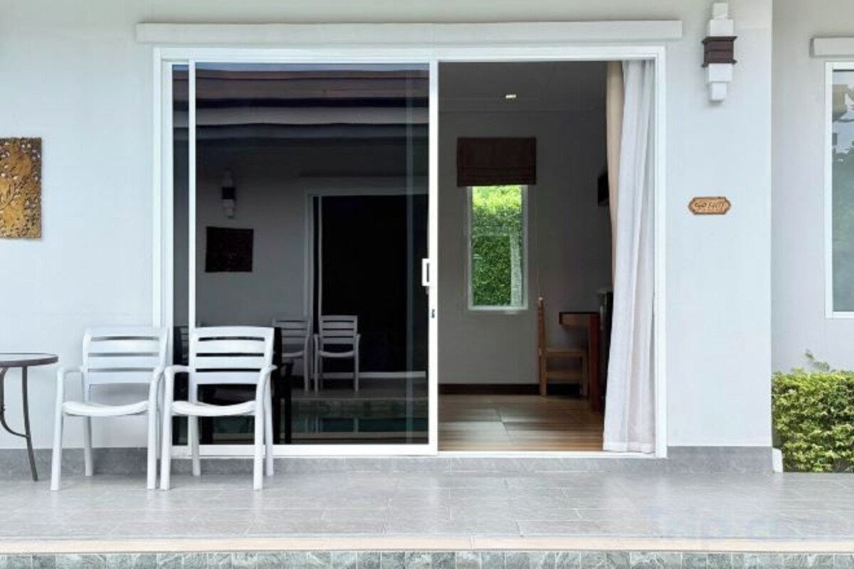 Deluxe Double Room Pool Access