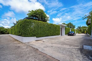 Free self-parking - Phuket La Siesta, Naiharn Beach (Rawai)