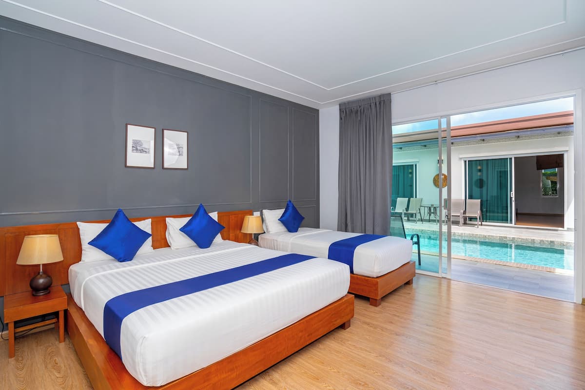 Deluxe triple room change to deluxe family room with pool access | Värdeförvaringsskåp på rummet, ljudisolering och gratis wi-fi