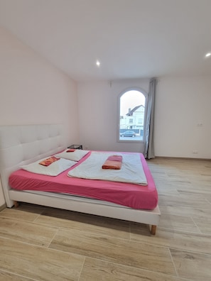 3 bedrooms, travel crib, free WiFi