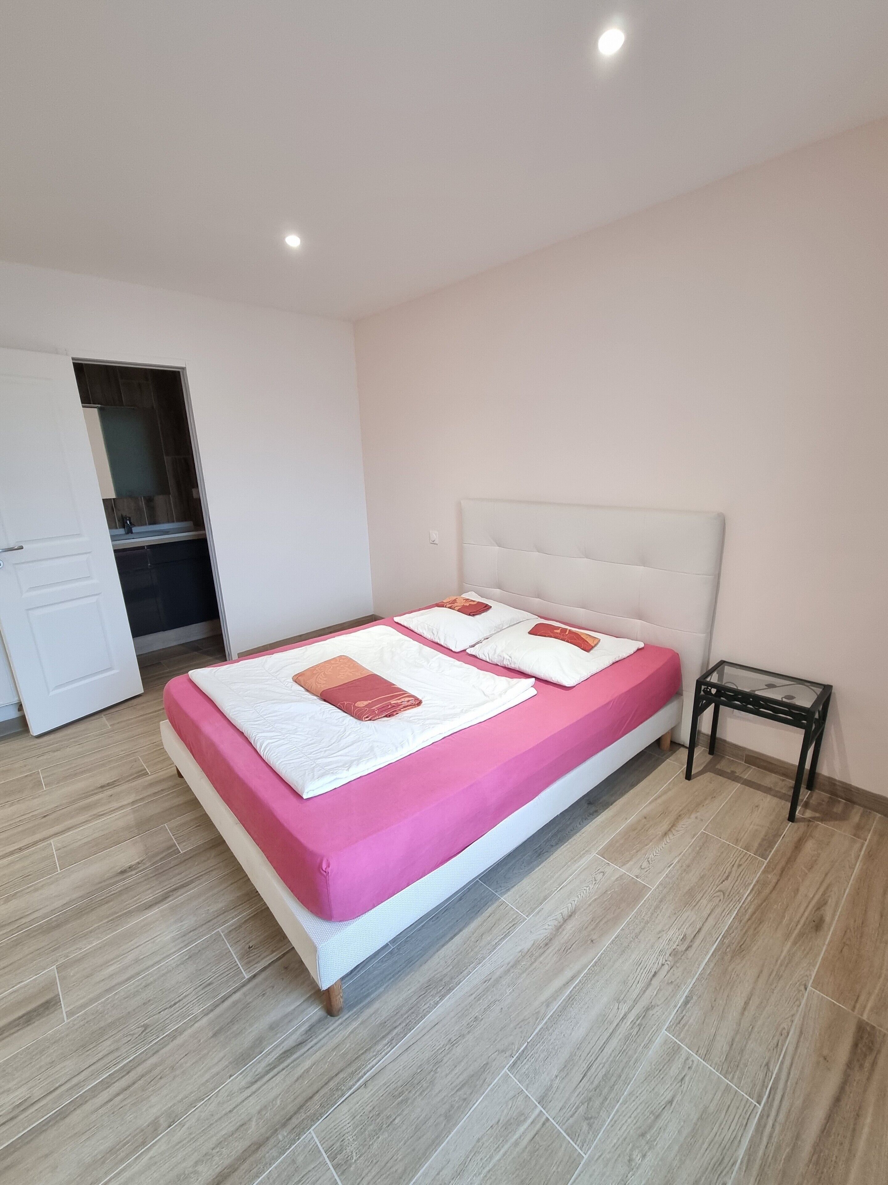 3 slaapkamers, reisbedje, gratis wifi