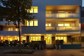 Front of property - evening/night - Hotel Scherf (Bad Lippspringe)