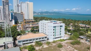 Unclassified image, 4 of 16, button - Queen Hotel 7 (Nha Trang)