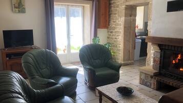 TV, fireplace, DVD player, foosball