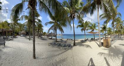Villa Divi Divi Curacao: Breathtaking Golf View, Beach & Pool Access on Foot