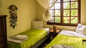 3 bedrooms, in-room safe, desk, iron/ironing board