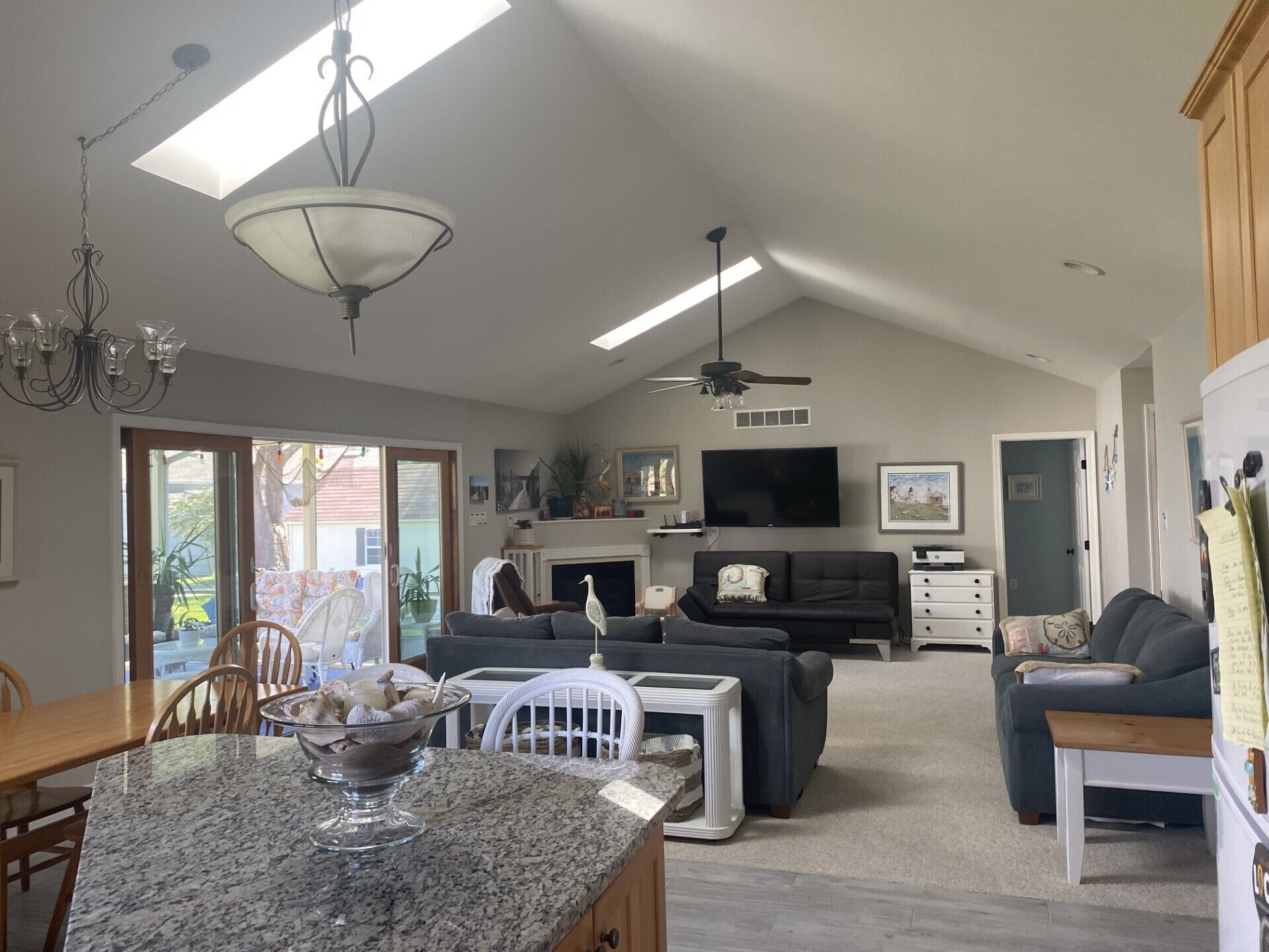 智能电视、壁炉、乒乓球