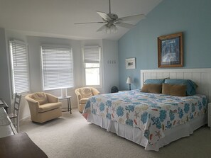 4 bedrooms, desk, iron/ironing board, free WiFi