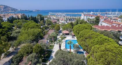 Risus Garden Marina Hotel