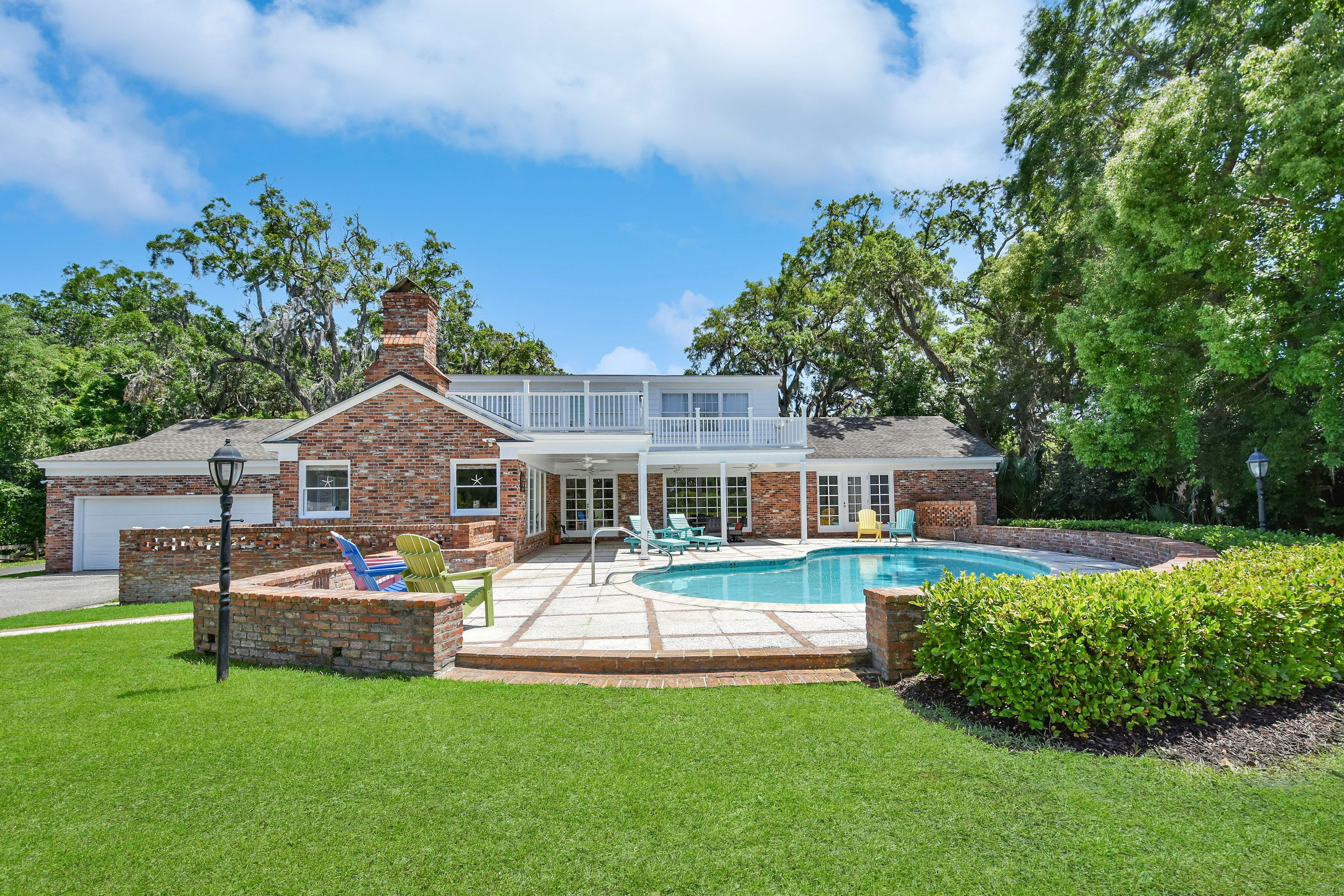 Super nice 4 bed/4 bath home, south end with private pool - near Village