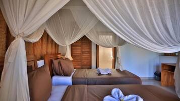 Minibar, bureau, espace de travail pour ordinateur portable