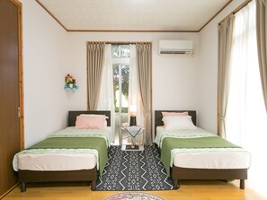 3 habitaciones, tabla de planchar con plancha y cunas gratuitas 