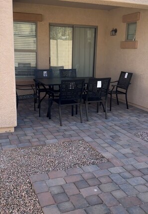 Outdoor dining - Beautiful 3Bedroom 2Bath 1 level Vacation home! Snow Birds,Canadian are welcome! (Maricopa)