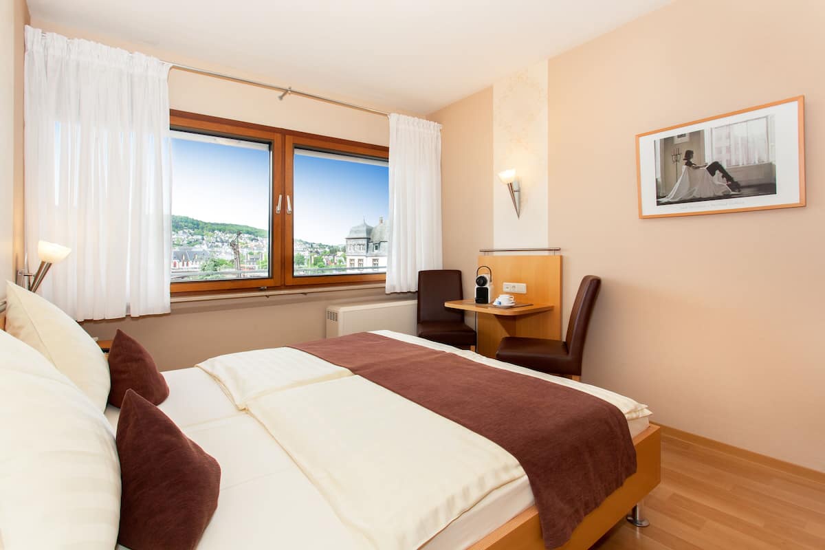 basic double room | 1 bedroom, hypo-allergenic bedding, desk, blackout curtains