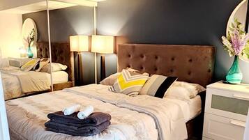 2 bedrooms, blackout drapes, iron/ironing board, free WiFi