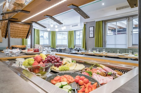 Free daily buffet breakfast