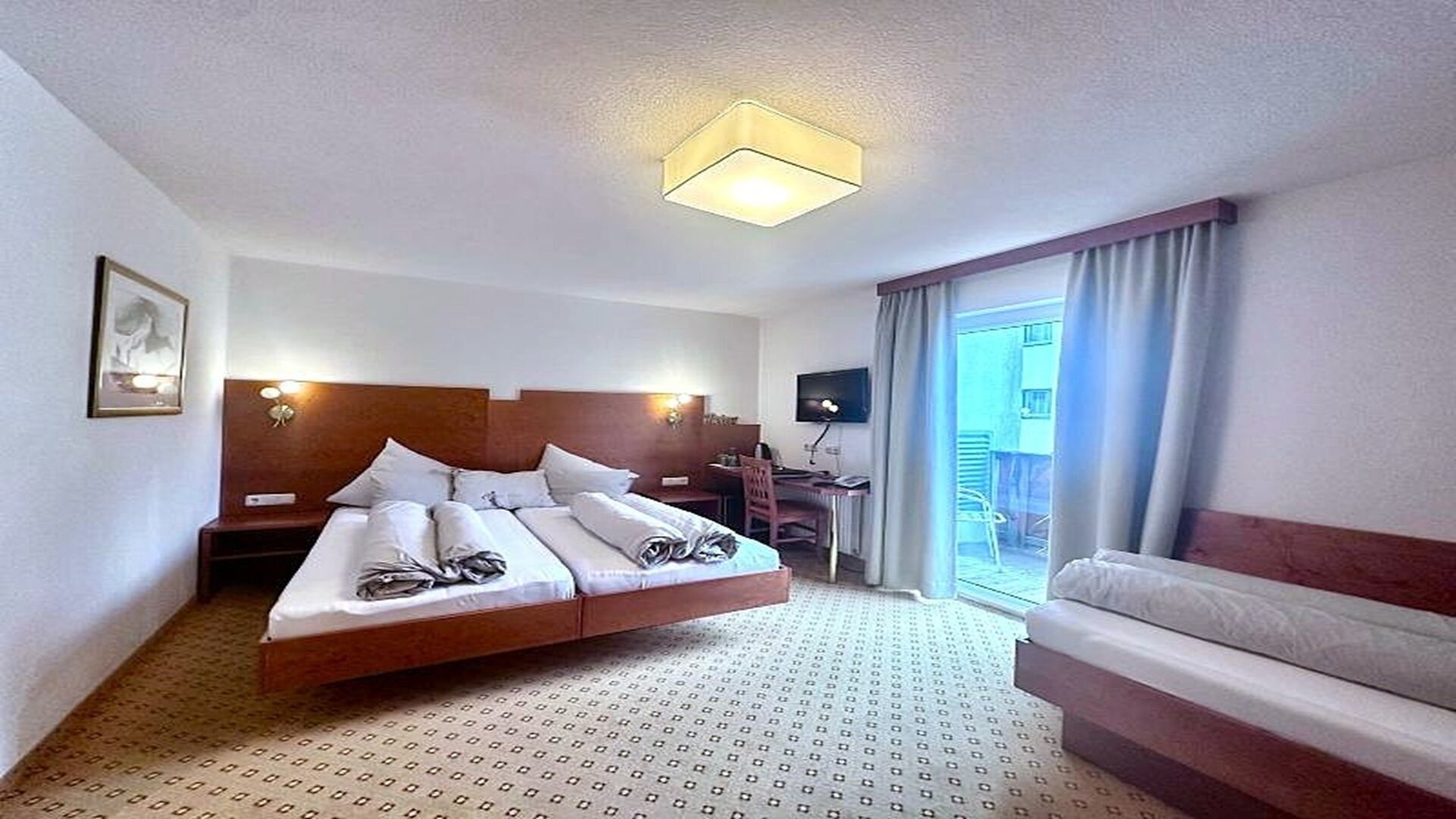 Triple room with balcony