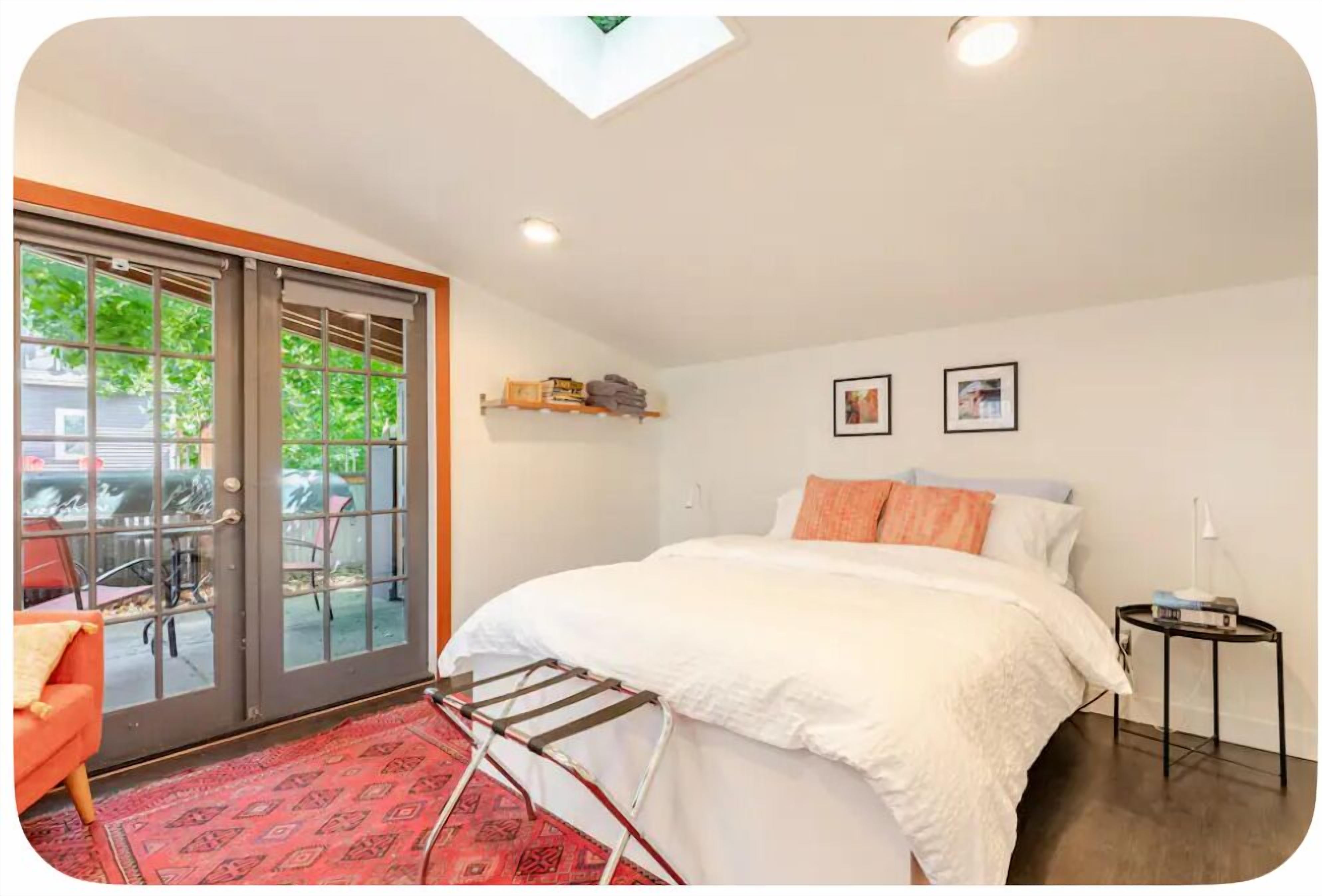 1 chambre, fer et planche à repasser, lit parapluie, Wi-Fi gratuit