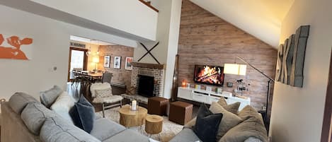 Smart TV, chimenea, videojuegos y Netflix