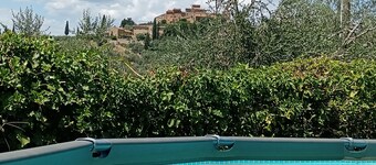 Ditt panoramahus i Toscana mellan vingårdar och olivlundar.