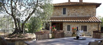 Votre maison panoramique en Toscane entre vignes et oliveraies.