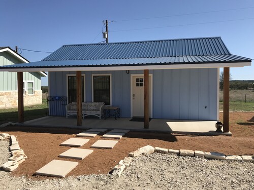 La Casita Azul at Amelia’s Casitas- Beautiful Country Setting Close to Town 
