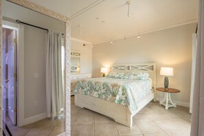 3 bedrooms, iron/ironing board, free WiFi, bed sheets - 3 Bedroom 2 Bath Ocean view Condo with Full Kitchen, Covered Parking (Stock Island)