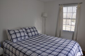 1 habitación, escritorio, tabla de planchar con plancha y wifi gratis 