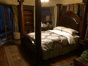 6 bedrooms, iron/ironing board, free WiFi, bed sheets