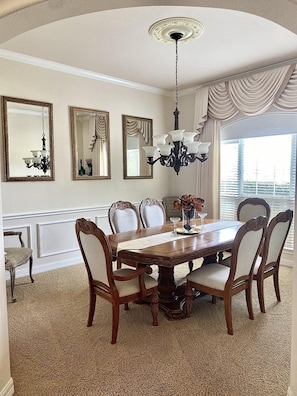 Dining - A 4 bedroom beautiful custom home located 5 miles away from downtown Tyler, Tx. (Flint)