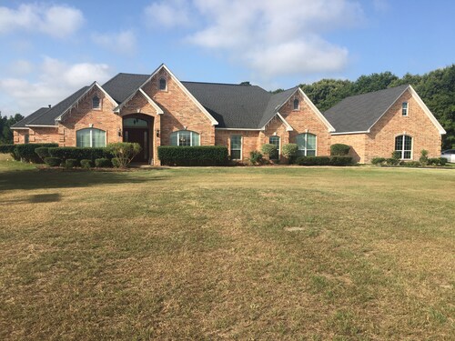 A 4 bedroom beautiful custom home located 5 miles away from downtown Tyler, Tx. 