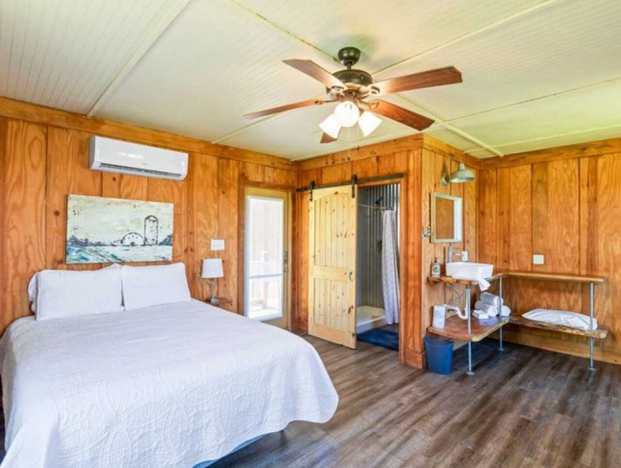 4 bedrooms, free WiFi, bed sheets