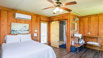 4 bedrooms, free WiFi, bed sheets